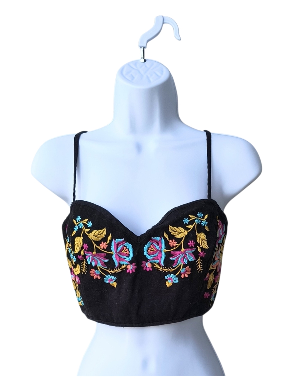 Me to We Black Colorful Embroidered Floral Festival Cropped Camisole S